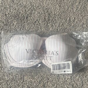 Victoria's Secret Body by Victoria Lightly Lined Demi Bra